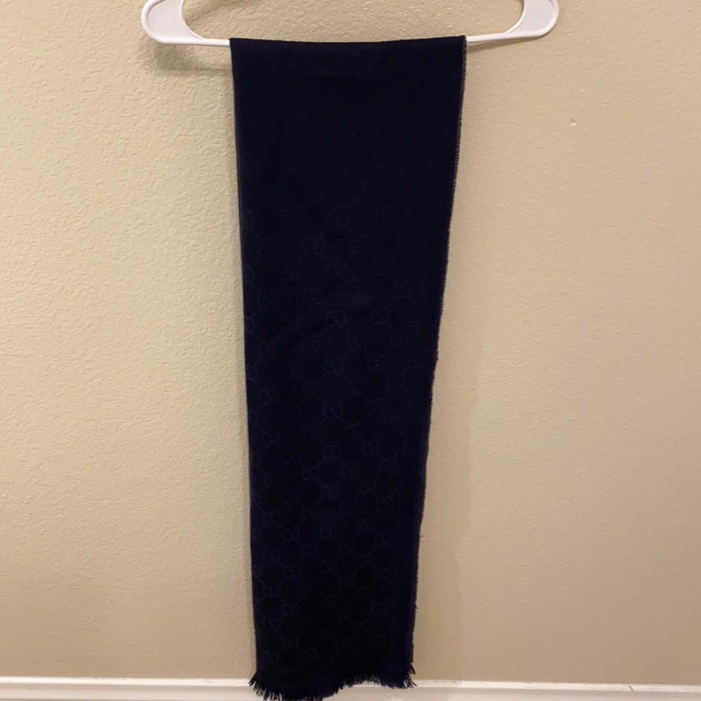 Authentic Gucci Jacquard Pattern Knit Scarf